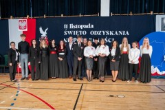 W HOŁDZIE NIEPODLEGŁEJ